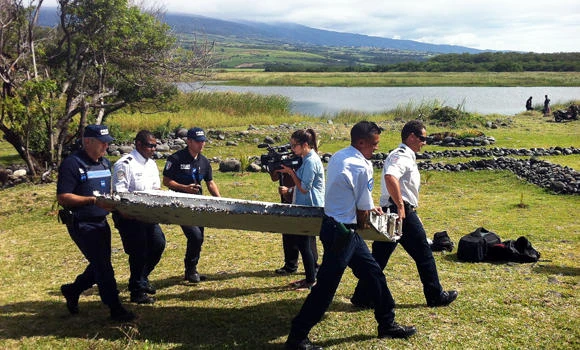 Plane debris in Indian Ocean same type as MH370, says US official