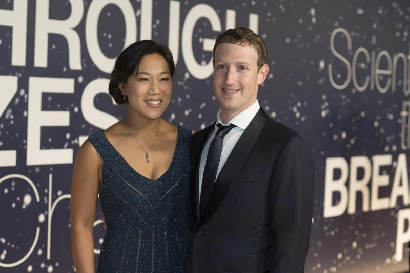 Facebook’s Zuckerberg and wife are expecting a daughter