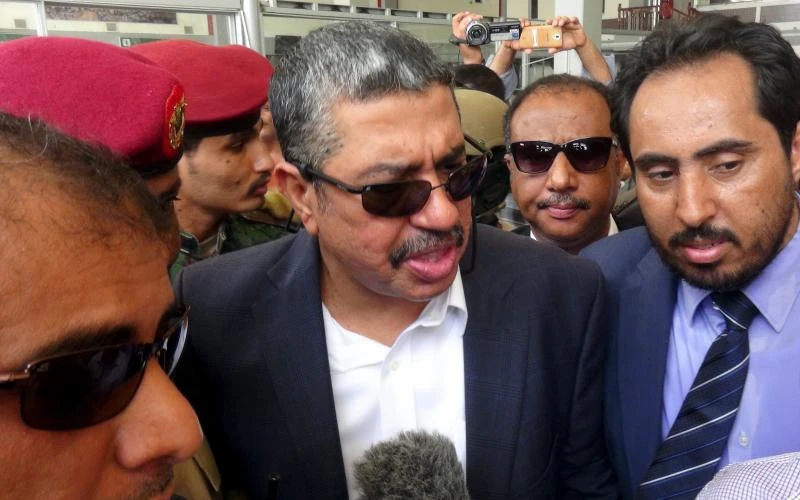 Exiled Yemen PM, officials return to Aden to lead restoration