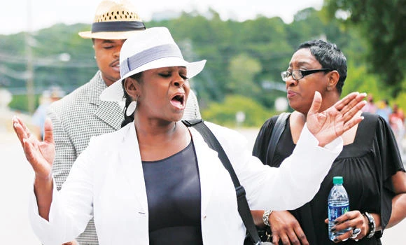 Family feud evident at Bobbi Kristina funeral