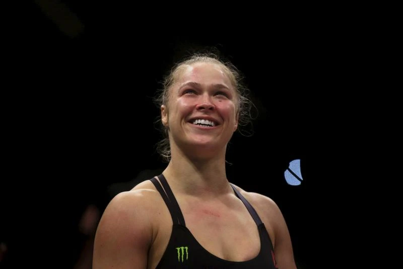 Rousey crushes Correia to defend title at UFC 190