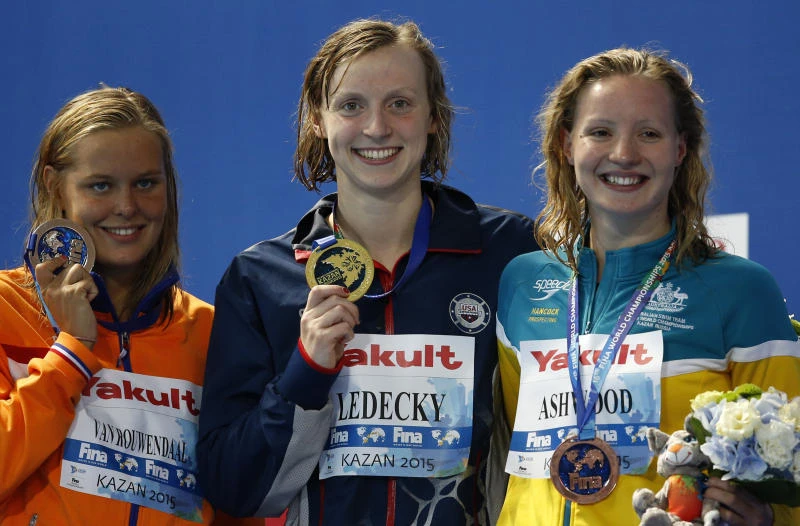 Ledecky starts with easy win; Sun takes 400 freestyle title