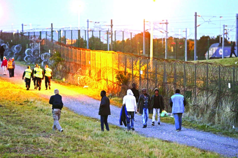 Calais migrants step up bids to cross Channel