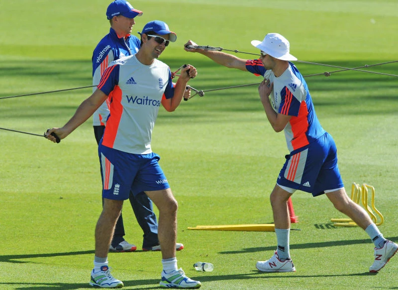 England on brink of winning back Ashes