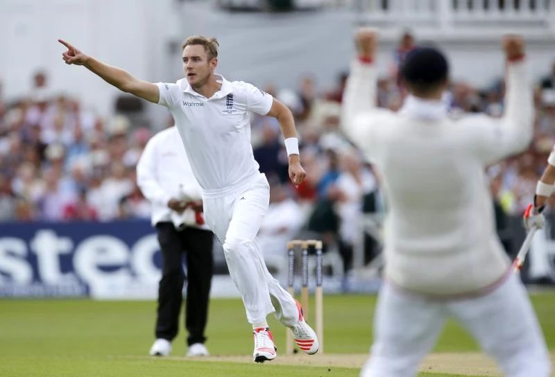 'Unbelievable’ Broad takes 8, Root runs riot against Aussies