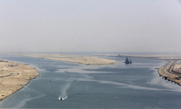 Egypt unveils Suez Canal extension amid nationalist fervor