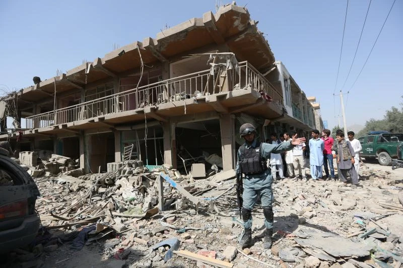 Kabul truck bomb blast kills 8, injures hundreds