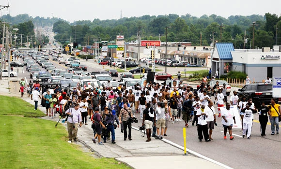 Ferguson marks anniversary of notorious US shooting