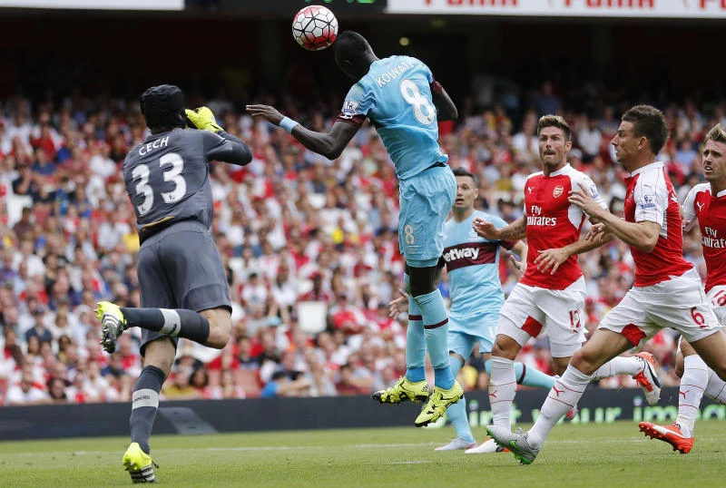 Gunners fire blanks as West Ham posts surprise 2-0 victory