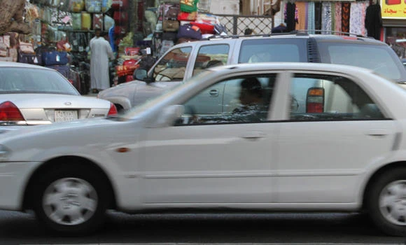 Expats encounter difficulties at driving schools