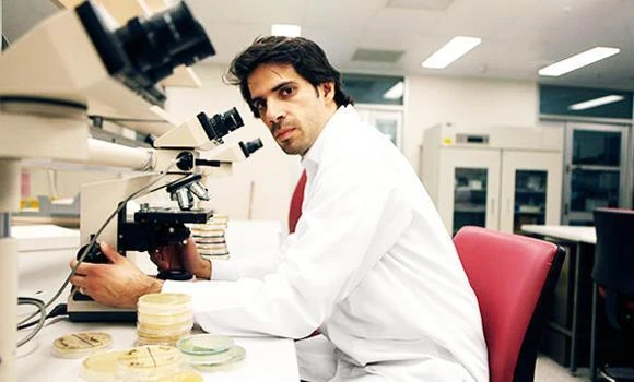Saudi student honored for research in Australia