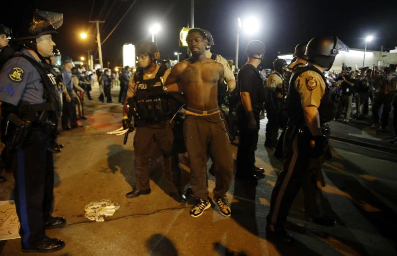 Ferguson under state of emergency after new clashes