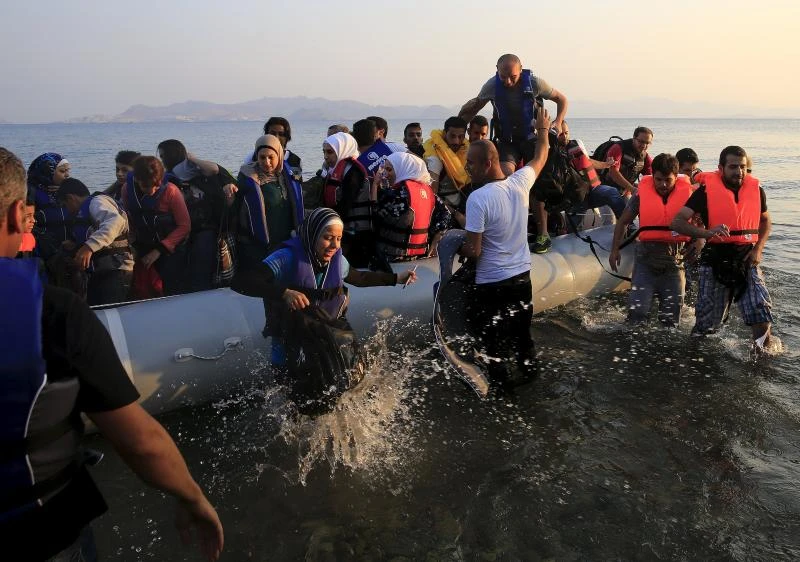 Migrants, police clash on Greek island