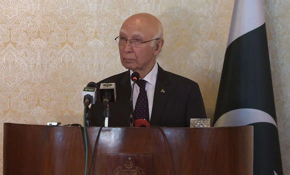 Pakistan’s top diplomat to visit India