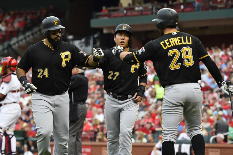 Pirates score early and often to beat Cardinals 10-5
