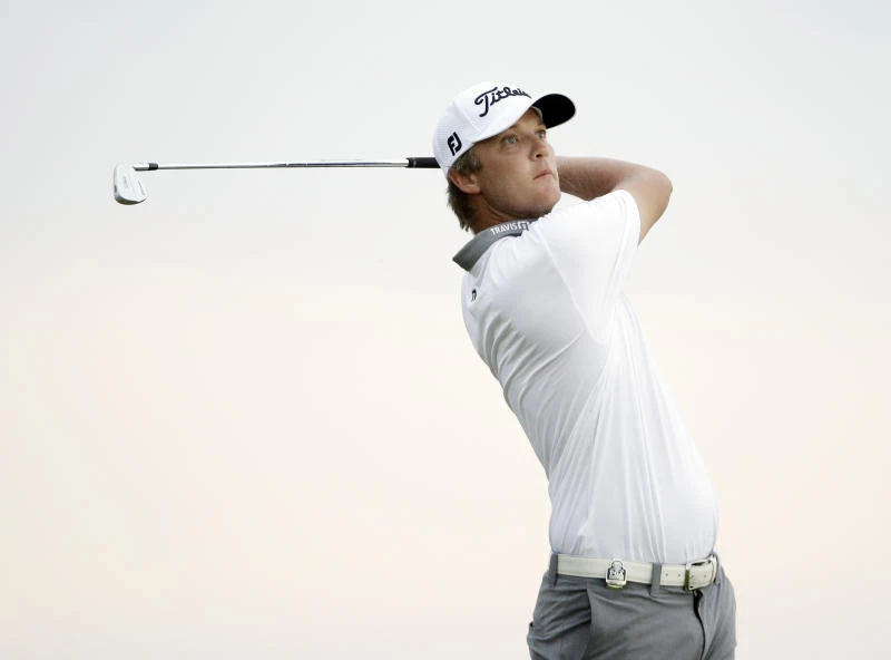 Jones grabs lead at PGA Championship