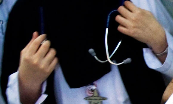 Doctors shy away from management positions