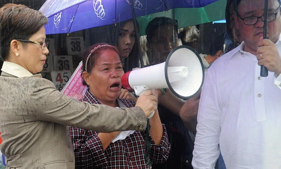 Mother testifies for US soldier charged in Philippine murder case