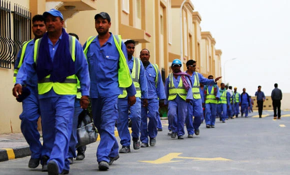 Qatar delays reform to protect salaried workers