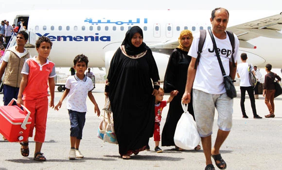 Hadi offers truce; crash kills 2 pilots