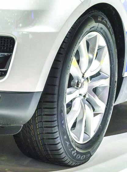 Goodyear claims tire fitment on Range Rover Sport