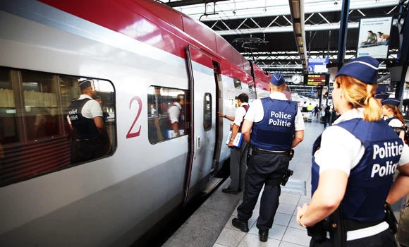 Hollande tips hat to American train ‘heroes’