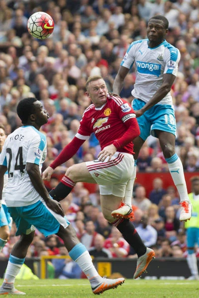 Man United runs aground; Wilson ravages West Ham