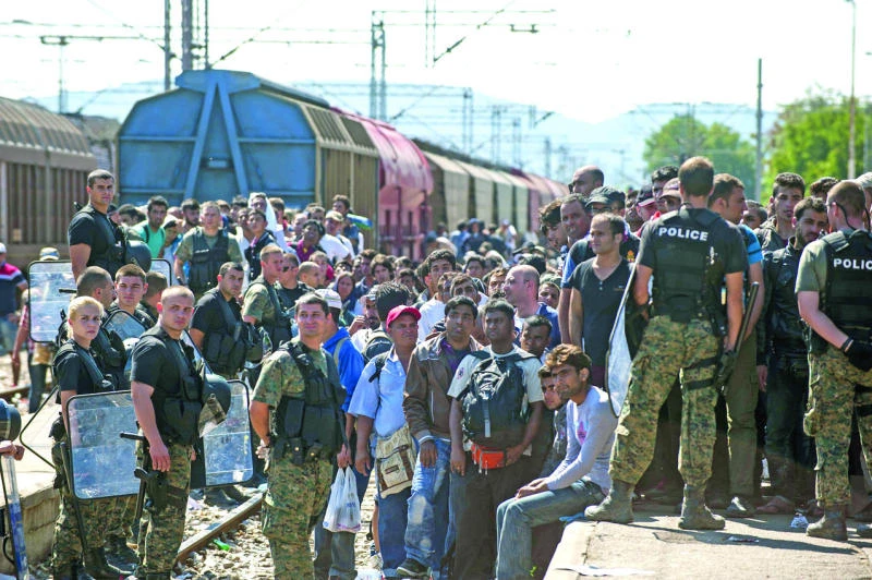 Thousands of migrants cross Macedonia; heading for EU