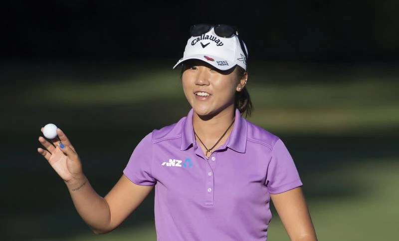 Ko drops into share of lead after late bogey