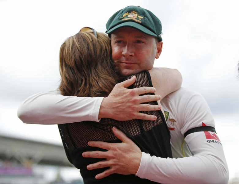 Retiring Clarke on par with Border, says Warne
