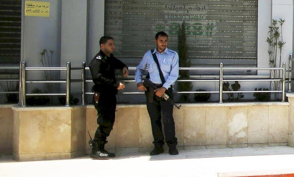 14 nabbed in West Bank for blackmailing Gulf women