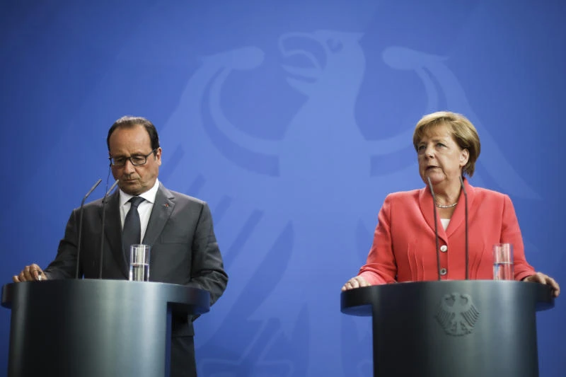 Merkel, Hollande urge ‘unified’ response to EU refugee crisis