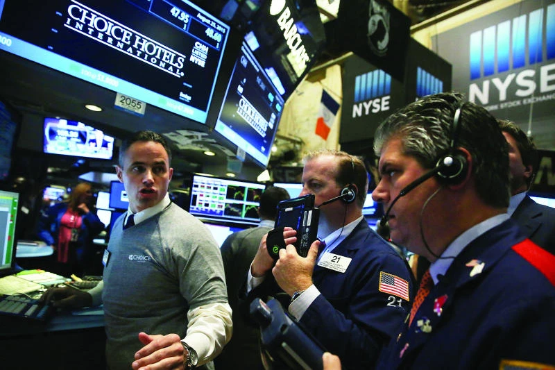 Stocks, oil rise after China cuts rates