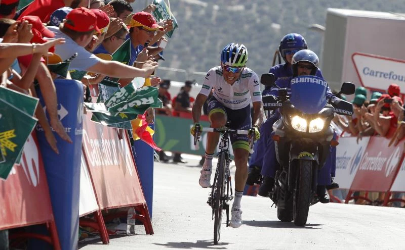 Chaves back on top at Vuelta after second stage win