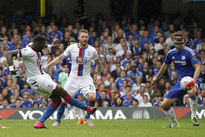 Palace stuns Chelsea as slick City sets club record