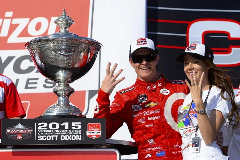 Scott Dixon snatches IndyCar crown away from Montoya