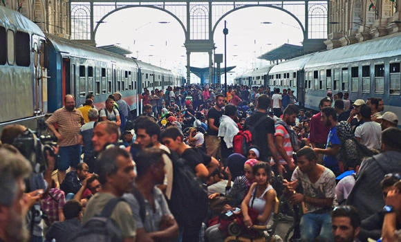 Chaos in Budapest train station amid Europe’s migrant crisis