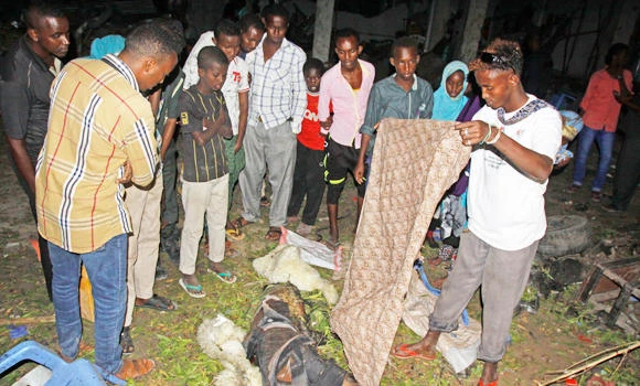 Scores dead as militants hit AU camp