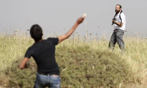 Netanyahu threatens to shoot young Palestinian stone-throwers