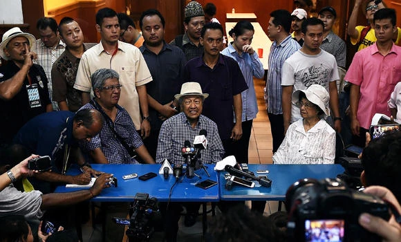 Malaysian police to question ex-PM Mahathir over rally comments