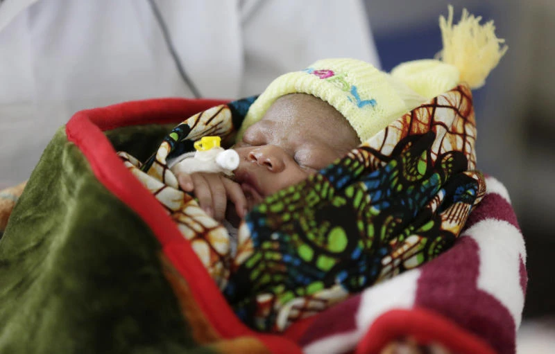Ebola survivor in shock after baby dies