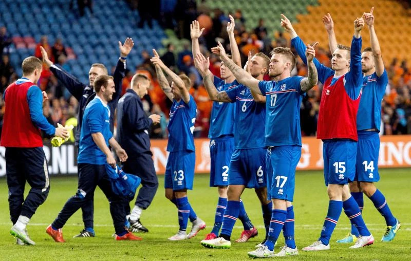 Dutch in danger as Iceland on brink of Euro 2016