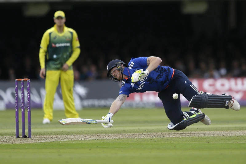 Australia beats England by 64 runs to win 2nd ODI