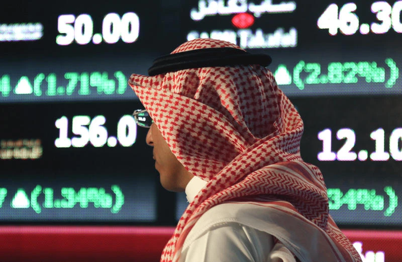 Tadawul outperforms as spending and borrowing plans lift banks
