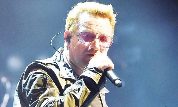 Bono offers support to Syrian refugees at concert