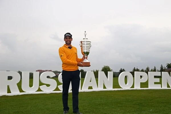 Slattery holds off Goya to win Russian Open by 1 shot