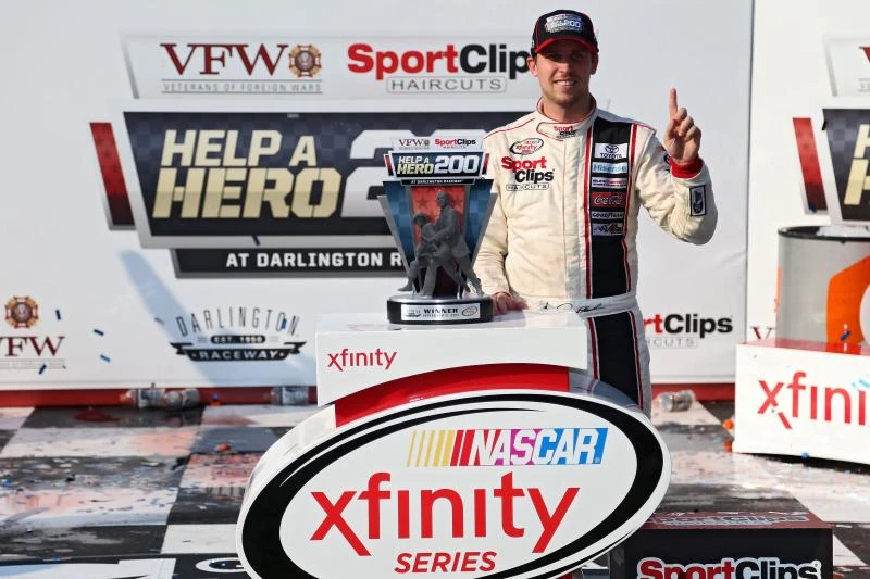 Denny Hamlin dominates to lead JGR sweep at Darlington