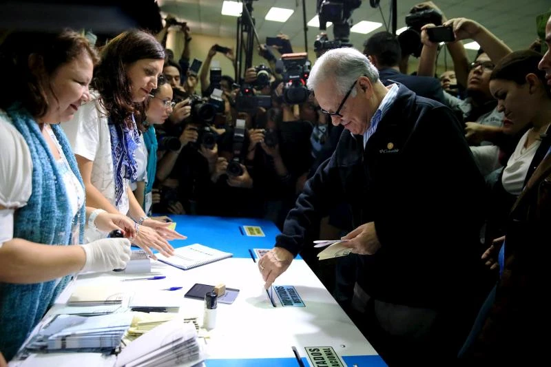 After scandal, Guatemalas election seen heading to run-off