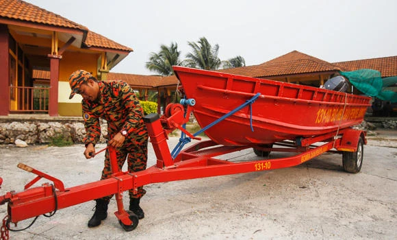 Young girl among 61 dead in Malaysia boat tragedy