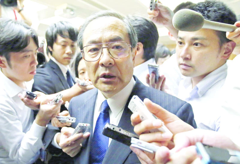 Toshiba posts loss in wake of profit-padding scandal